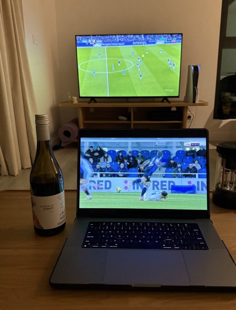 Milito177's tweet image. Which place do you like watching football ?