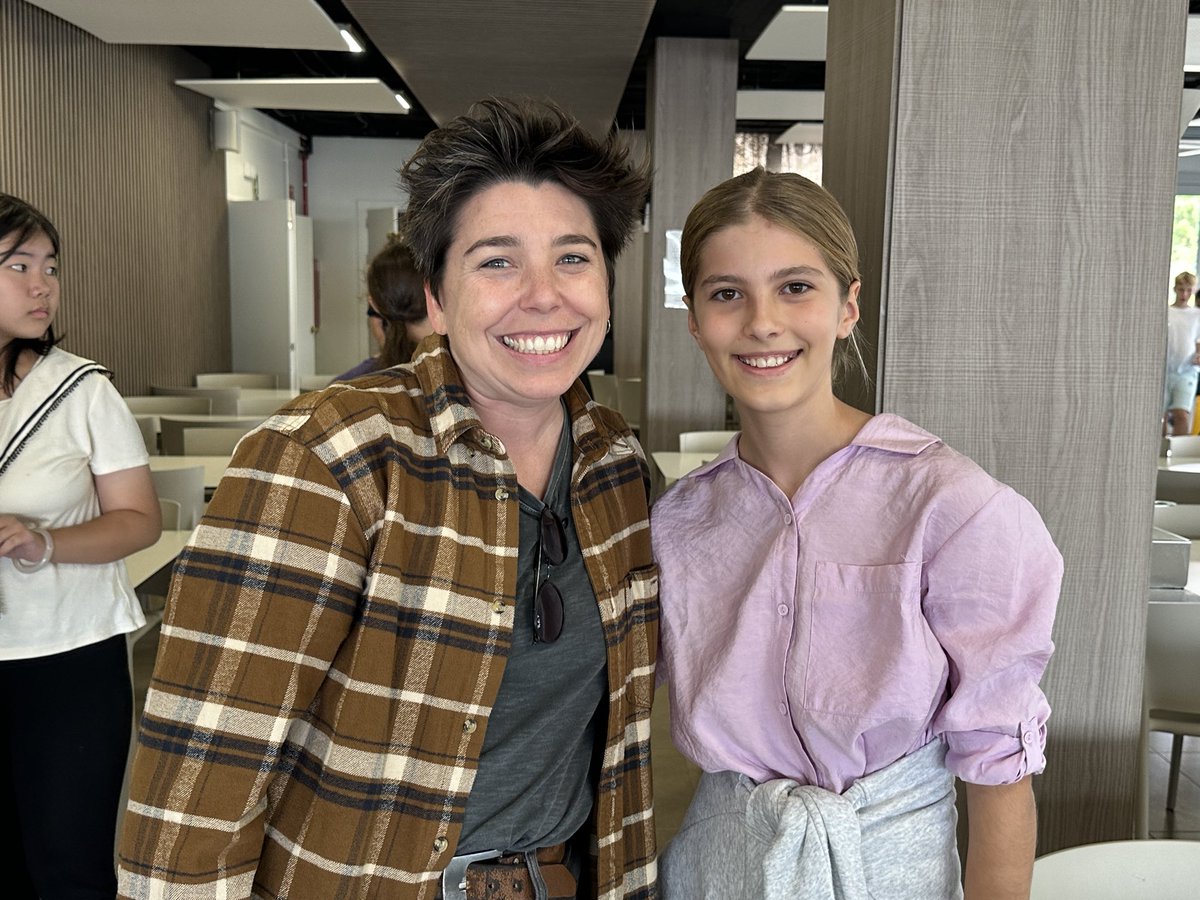 Last week, G6 Spanish/Argentinian alumna Camila Pordomingo Ramos stopped by <a href="/ASBschool/">American School of Barcelona</a> for a visit and reunion with her former classmates. 😻 She now lives in Switzerland and attends Zurich International School, where her family relocated for her father’s job.
#ASBalumni