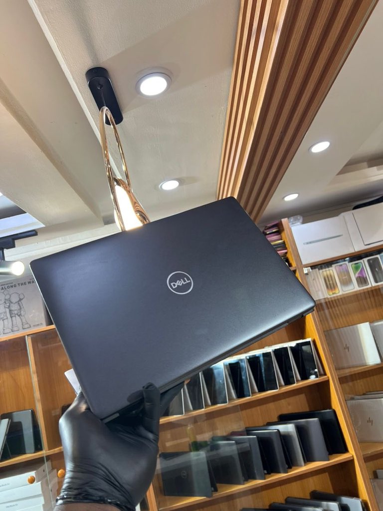 wtf_rema's tweet image. DELL LATITUDE 4500/5490/5400
Intel®️ Core™️ i5-8350U (8th Gen, vPro) | Base @1.70GHz | Max Turbo @3.60GHz
•DISPLAY
•13.3 FHD
•16B DDR4 Ram
•256GB SSD
GRAPHICS
Intel®️ UHD Graphics 620 (Shared up to 8GB)
KEYBOARD💡
Windows 10 Pro
USB Type C
Charger🔌
GHc 3.5k
☎️0241636577