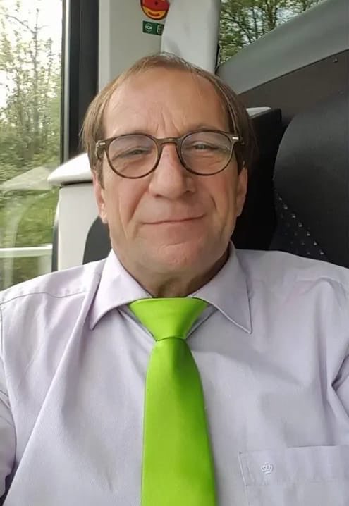 Quella di Raffaele Marianella, l’autista del bus che ha perso la vita dopo l’assalto a Rieti, è la storia di una vita di lavoro. Dura, onesta, fatta di sacrifici.

E leggo che “poteva essere una tragedia”.
Perché questa non lo è?
Cos’è che definisce una tragedia? Il numero di