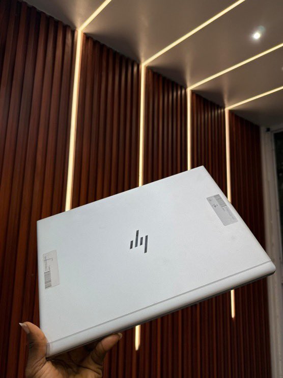 Ruf_ayi's tweet image. *HP ELITEBOOK 735 G6 GAMING*
AMD Ryzen 7 PRO 10th gen
base 02.30ghz 03.60GHZ
•Neat
•13"3 inch
•Memory speed: 2400mhz
•16GB DDR4 Ram
•256GB SSD
•Graphics: Amd Radeon (TM) Vega 8
Graphics (2gb dedicated)
•keyboard💡
•FINGERPRINT\FACE ID
•TOUCHSCREEN
Gh: 4.5k
☎️0241636577