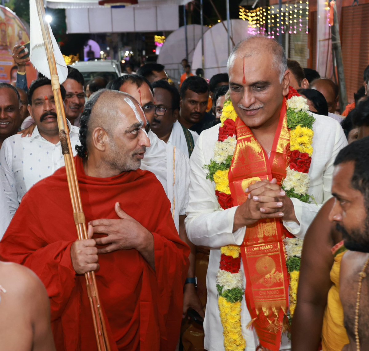 వేదాచార్యులు, ఉపదేశకులు, పరమహంస పరివ్రాజకాచార్యులు శ్రీశ్రీశ్రీ త్రిదండి శ్రీమన్నారాయణ రామానుజ చిన్న జీయర్ స్వామివారికి ప్రణామములు తెలుపుతూ జన్మదినోత్సవ శుభాకాంక్షలు💐