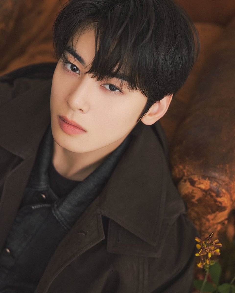 t9798t's tweet image. [[Cha Eunwoo x Liberclassy 2025 F/W Collection]]

Cha Eunwoo wore the outfits from Liberclassy’s 2025 Fall Winter Collection, where neutral tones look stylish and classy at the same time.

🔗instagram.com/p/DQD4wZkD-zT/…
🔗instagram.com/p/DQD1W7zj3wE/…

#CHAEUNWOO #차은우
#Liberclassy