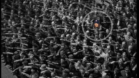 brandoskimando's tweet photo. @ArynneWexler This photo reminds me of current events. https://t.co/qzRWFAWf83