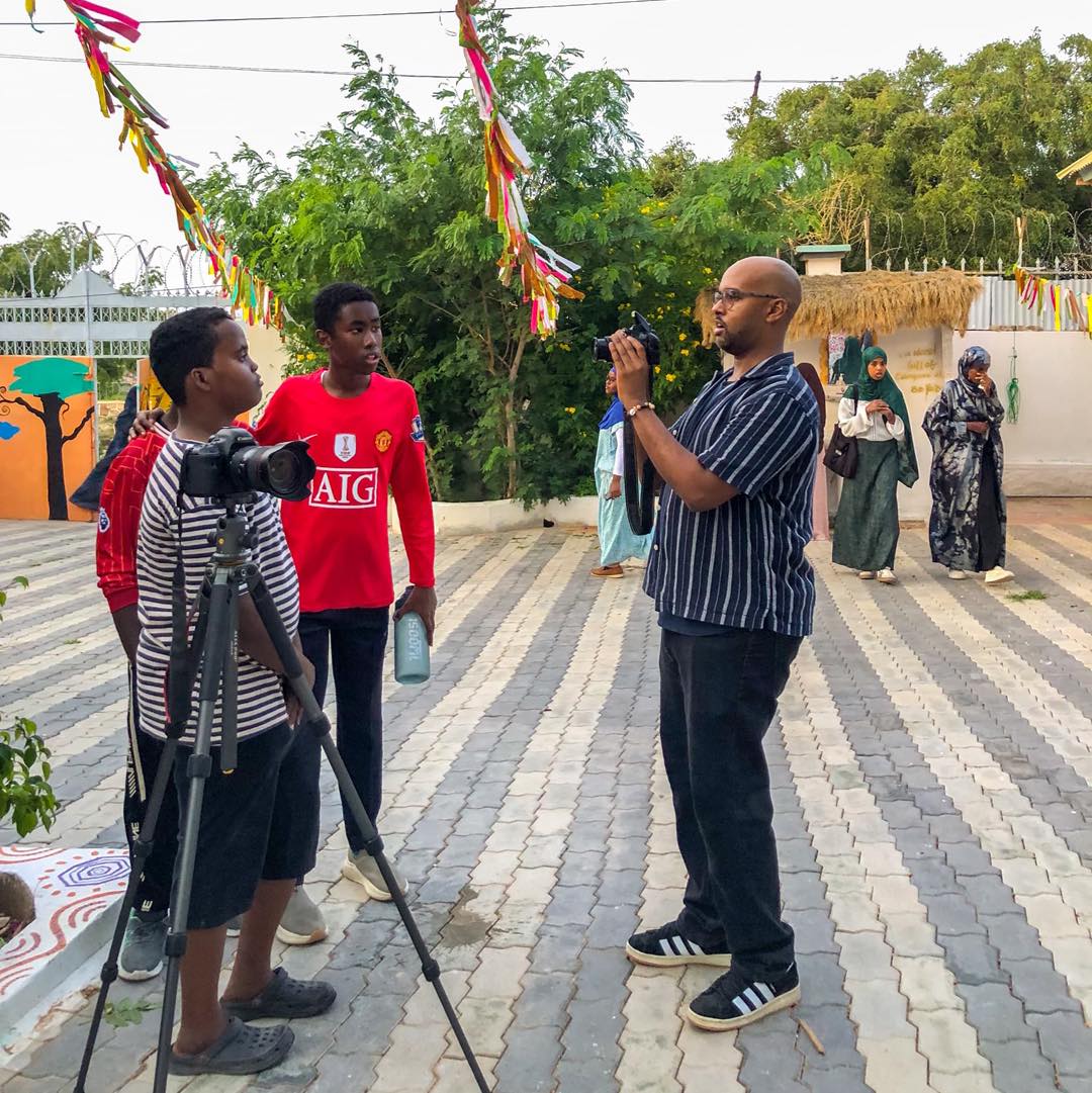 The Art &amp; Photography Club at #AbaarsoSchool recently visited <a href="/fankeenna/">Fankeenna</a>, a vibrant art space in Hargeisa celebrating creativity and cultural storytelling. Students learned from local artists, explored new forms of self-expression, and saw how art builds community.