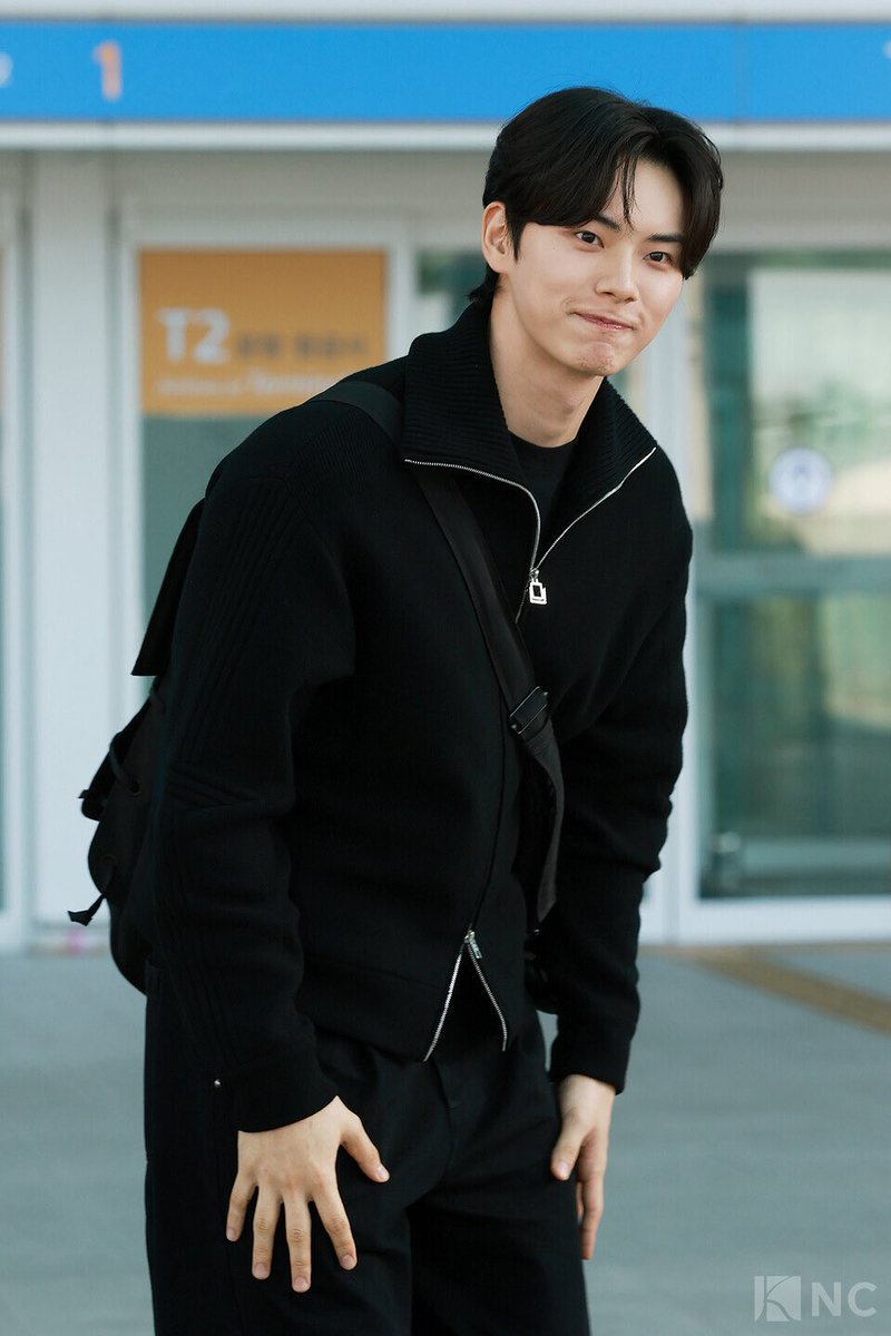m__nhjc's tweet photo. 251021 Bon Appetit Your Majesty Reward Vacation Incheon Airport Departure Press Photos

📸 LEE CHAEMIN

He’s so good looking 🫠😭❤️

#이채민 #LEECHAEMIN #BonAppetitYourMajesty https://t.co/dQzNPJDiPZ