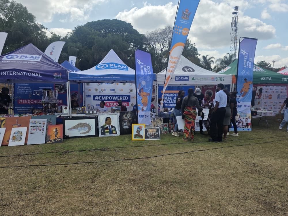 🎉 It's Day 1 of the National Youth Empowerment Symposium!

UNFPA and its youth-focused implementing partners are live at the Glamis Arena showcasing exciting work on:
 🧠 Mental health
 🩺 SRHR
 🌍 Climate and youth
 📱 Digital skills
 📚 Life skills

✨ Come visit the UNFPA