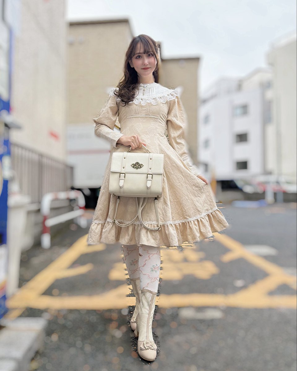 しまむらさんコラボ／ ⚪︎オフホワイトつけ襟 ⚪︎アイボリーワンピ