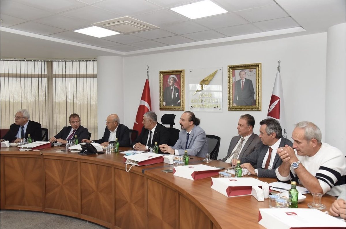 sahingroup's tweet image. İzmir Balıkçılık Çalışma Komitesi 39. Toplantısı, Yönetim Kurulu Üyemiz Mehmet Şahin Çakan’ın başkanlığında İzmir Kâtip Çelebi Üniversitesi ev sahipliğinde gerçekleştirildi. 

#İzmirBalıkçılık #İzmirKatipÇelebiÜniversitesi #EgeDenizi  #MehmetŞahinÇakan #BalıkçılıkKomitesi