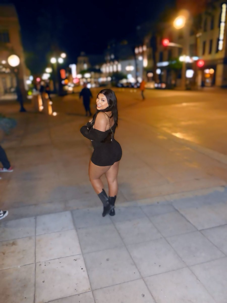 Chiroyli külotlarda kotiba jinsiy aloqa fotosurati