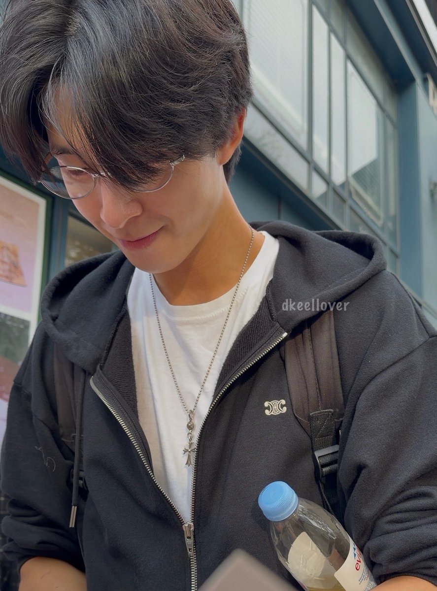 dkeellover's tweet image. 긱시크 안경미남.. (֊⎚⩊⎚)♥ #홍경