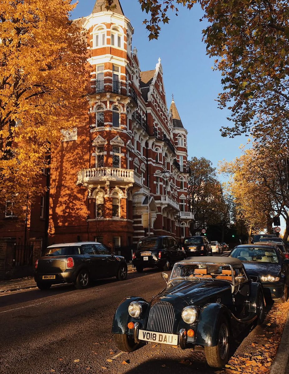 visitlondon's tweet image. Sweater weather and spiced everything🧡 [📸 @mylondon.scene] #LondonMakesItPossible #VisitLondon ow.ly/mFHU50XcuIG
