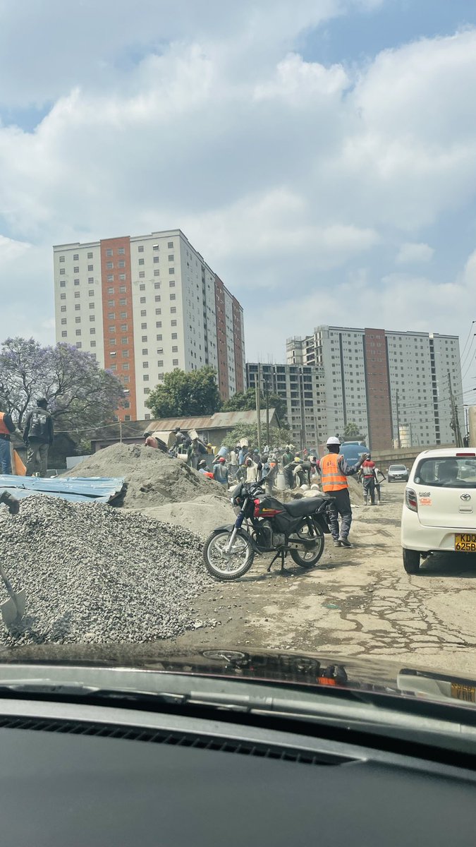 Town ya Sakaja ! Koroga mpaka kwa barabara Hakuna mtu ata do any 😀😀