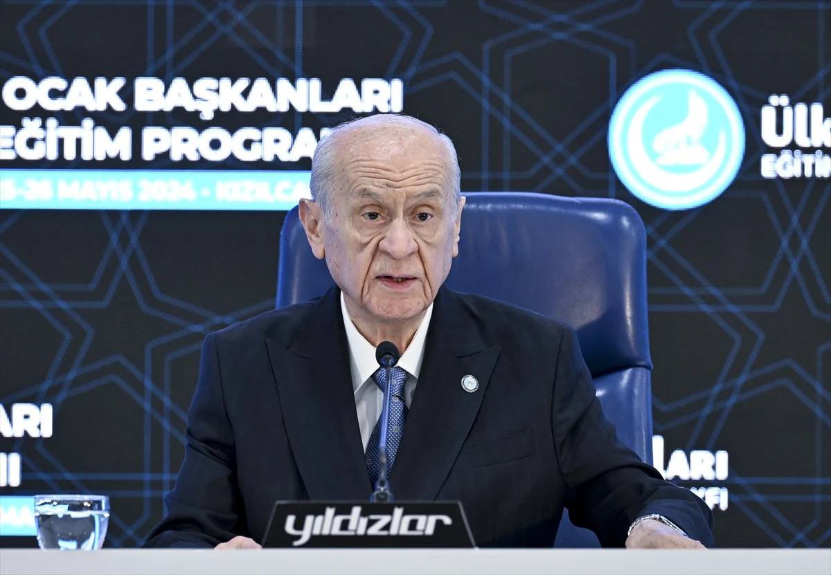 3 Ekim 2017 tarihli Meclis Grup Toplantımızda demiştim ki:

O zaman geldiğinde, şartlar oluştuğunda, tarih coğrafyaya dar geldiğinde, Misak-ı Milli uyanacak; 81 Düzce’den hemen sonra 82 Kerkük, 83 Musul deme hakkının önünde hiçbir güç duramayacaktır.

Bu görüş ve hedefimize