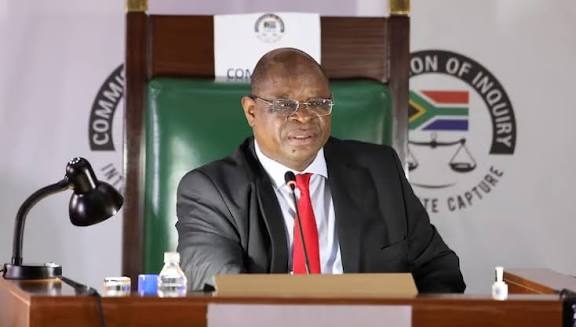 Allegedly He received 50M to put Zuma in Jail 🤔
#UnsealCR17BankStatements