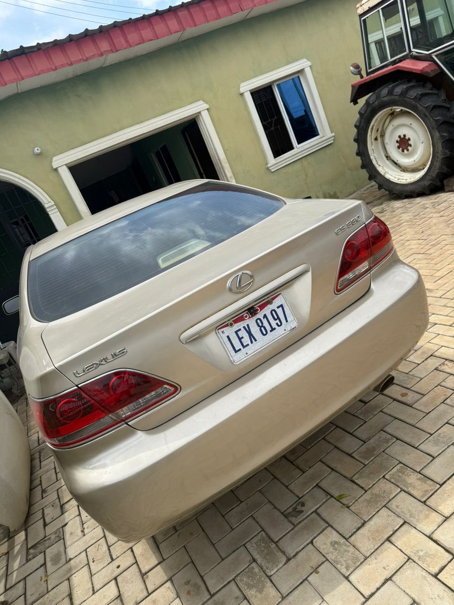 🚘 2006 Lexus ES330 (Registered)
Smooth, clean &amp; classy ride! 💎
✅ V6 Engine – Powerful &amp; quiet
✅ Leather interior &amp; chilling AC ❄️
✅ Sound system &amp; alloy wheels
✅ First body, perfect suspension
📍 Ibadan
💰 Price: ₦6.5M
📞 09068892617
#LexusES330 #LexusNigeria #CarDeals