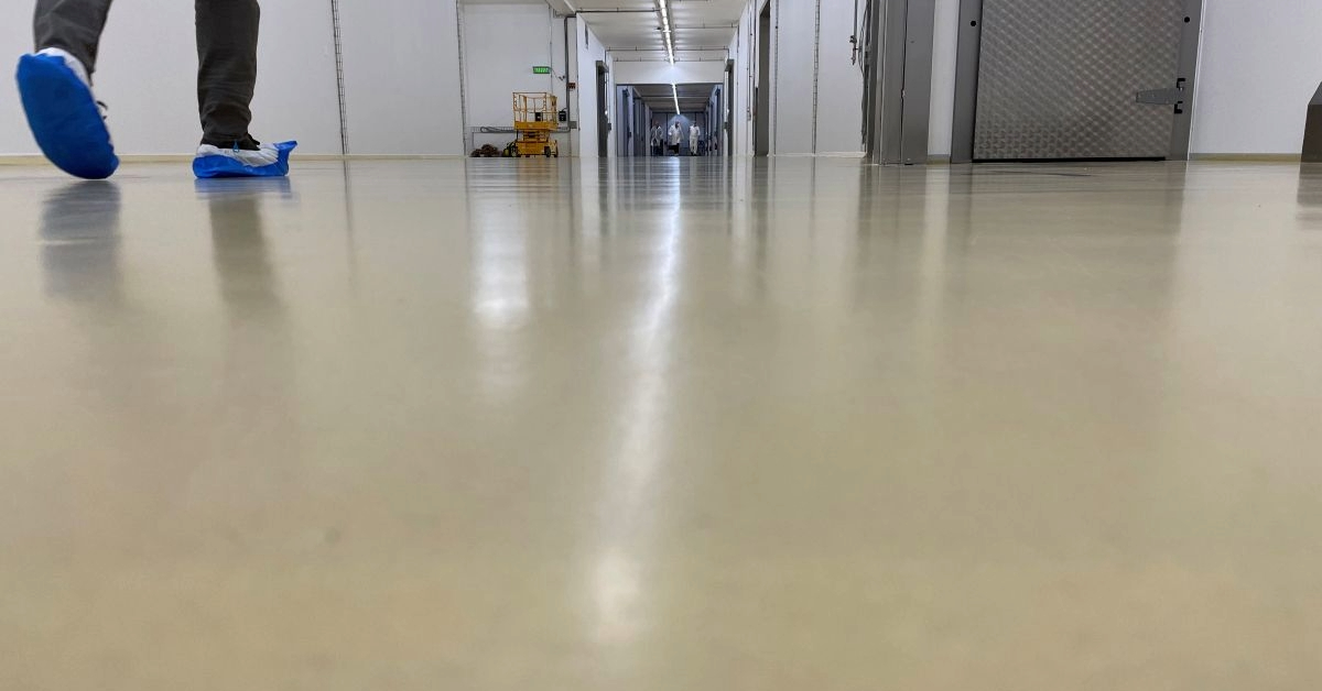 tremcocpgiberia's tweet image. ¿Centros de datos o salas blancas? Flowcrete tiene la solución ESD certificada. Rendimiento, estética y seguridad.
Descubre nuestros casos de estudio 👉hubs.li/Q03LG3FT0
#Flowcrete #Nullifire #CentrosDeDatos #TremcoCPG