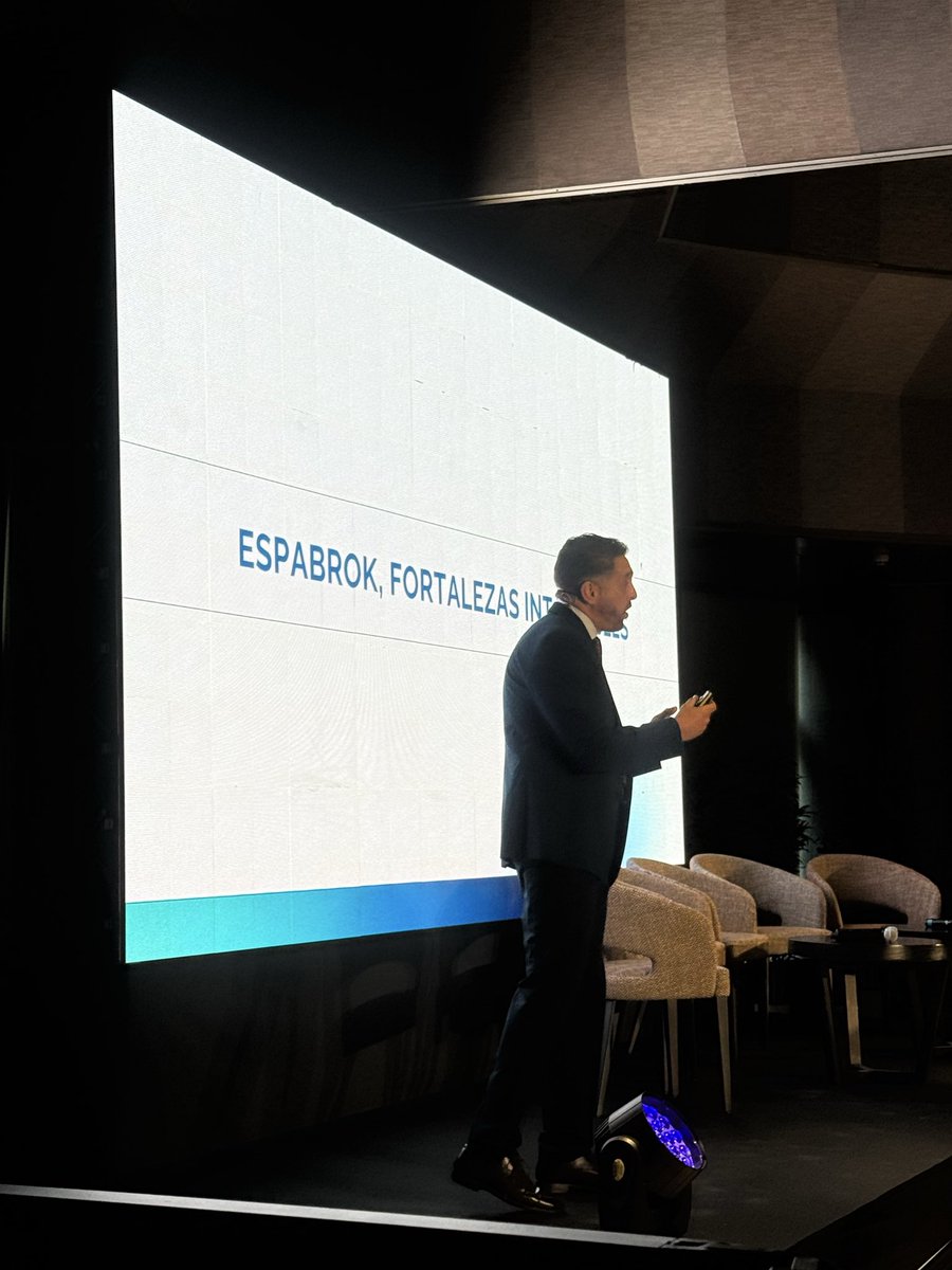 espabrok's tweet photo. Dos días de inspiración, estrategia y futuro compartido 💡🤝
El #CongresoEspabrok2025 reunió a nuestra red en Madrid para hablar de negocio, innovación y colaboración junto a grandes del sector.
¡Seguimos creciendo juntos! 🚀 #Espabrok #Seguros #Corredurías https://t.co/yQCpHJx9Kl