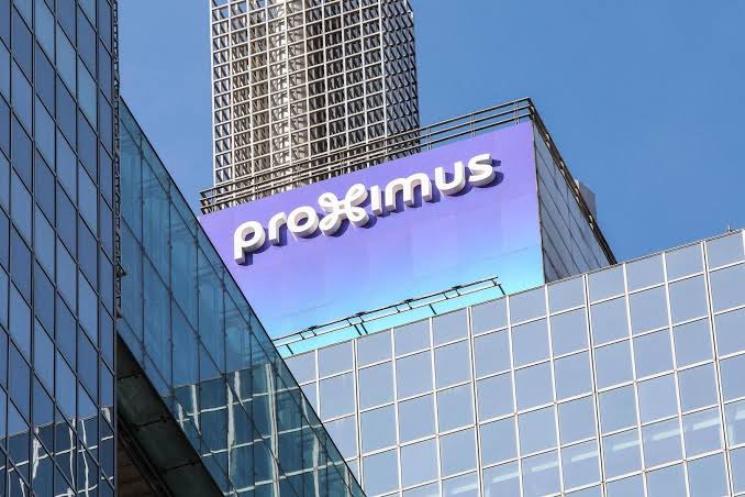 #Proximus trades around €7.70 and promises a gross dividend of €0.60 per share for 2025.
➡️ That’s a 7.8% gross yield, or 5.45% net after the Belgian withholding tax.
Still much higher than what you get on a savings account. 💸
#Stocks #Dividends #Investing #ValueInvesting