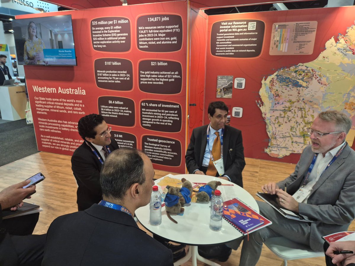 Hon. <a href="/AliPervaiz450/">Ali Pervaiz Malik</a> met the Director General (Minerals), Govt of Western Australia. The DG briefed the Minister about the role of mining sector in Australian economy. The Minister invited Australian companies to invest in Pakistan’s mining sector. 
<a href="/ForeignOfficePk/">Ministry of Foreign Affairs - Pakistan</a> #IMARC