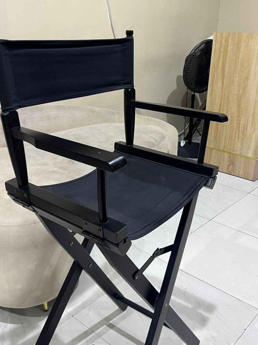 HumbleDeclutter's tweet image. Item: Make up chair, barely used

Price: 45k

Location: Agungi Lekki 

Defect: None