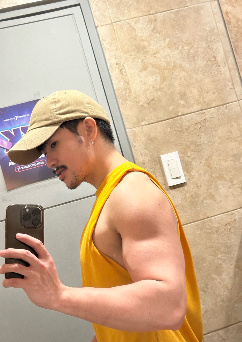 javan_lev's tweet image. im a 🍌