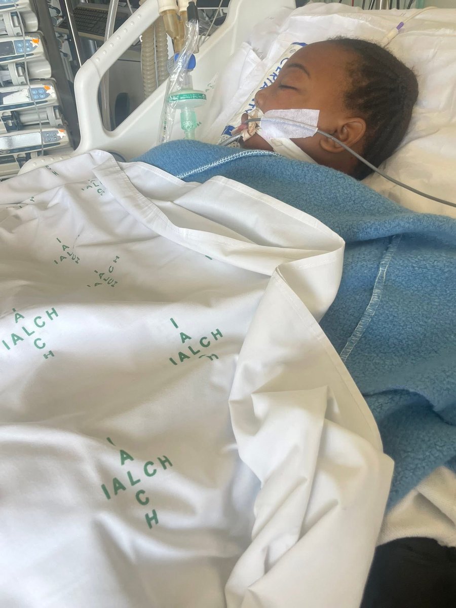 Am_Blujay's tweet image. Tragic Lift Shaft Incident at Homii Flats: Father Seeks Justice for Dlamini Twins
Durban, KwaZulu-Natal – October 21, 2025 

A heartbroken father, identified as Mr. Khaya Dlamini, has launched a desperate public appeal under the hashtag #JusticeForDlaminiTwins following a…