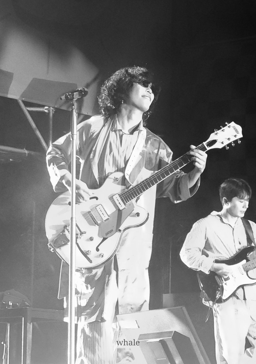 251018 GMF그민페
흑백으로 살린 사진이 너무 맘에 들어버려

#AKMU #악뮤 #이찬혁