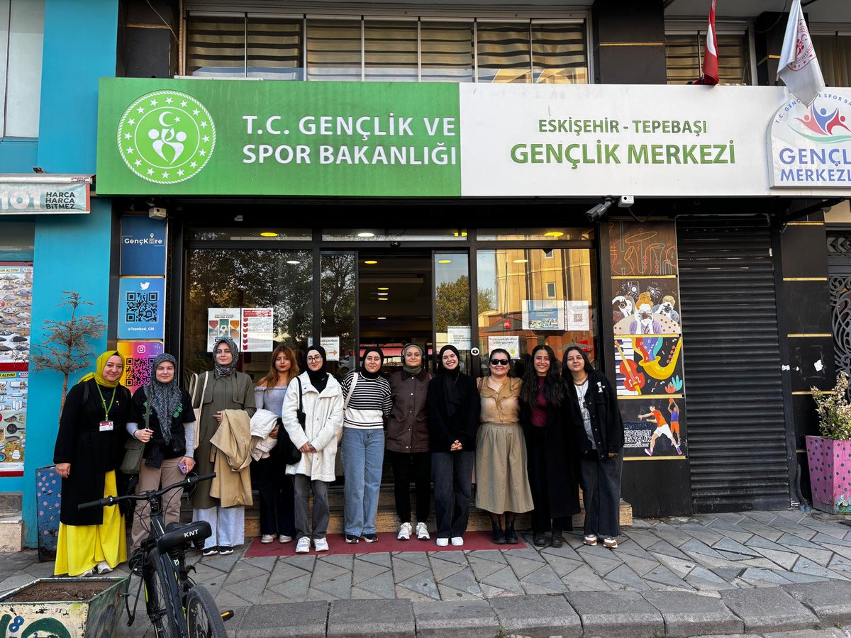 📍 Cumhuriyet ve Mükrime Hatun Yurtları

Öğrencilerimizle birlikte “Gelin Tanış Olalım” programı kapsamında keyifli bir gezi düzenledik. ☀️🚌

Gezi rotamızda;
📍 Tepebaşı Gençlik Merkezi
📍 Eskişehir Gençlik Merkezi
📍 Sazova
📍 Odunpazarı
yer aldı. 💫

#GSBYurtları