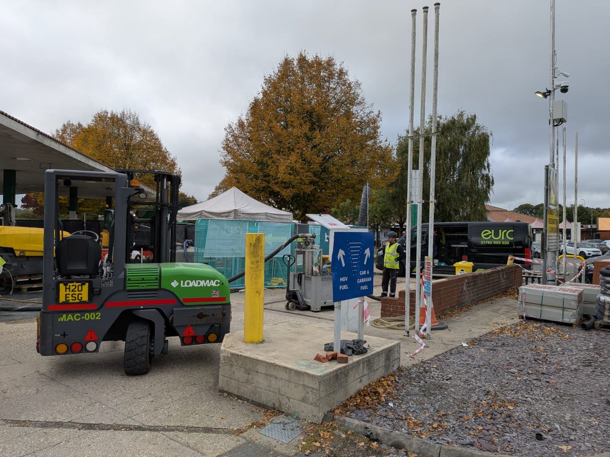 Nothing beats spotting our machines in action across the country!

Check out Eurotank's Loadmac in operation at a UK motorway petrol station.

#Loadmac #TMFInAction #MotorwayServices