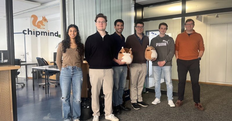 ArabicSemiNews's tweet image. شركة 🇨🇭 Chipmind الناشئة جمعت 2.4 مليون دولار لطرح &quot;وكلاء الذكاء الاصطناعي&quot; الذين يسرّعون تصميم الرقائق.
تقول الشركة إن وكلاءها يستطيعون توفير حتى 40٪ من وقت المهندسين عبر تنفيذ مهام تصميم وتحقق متكرّرة، مما يجعل التصنيع أسرع وأكثر كفاءة.
#أشباه_الموصلات #ذكاء_اصطناعي #Chipmind