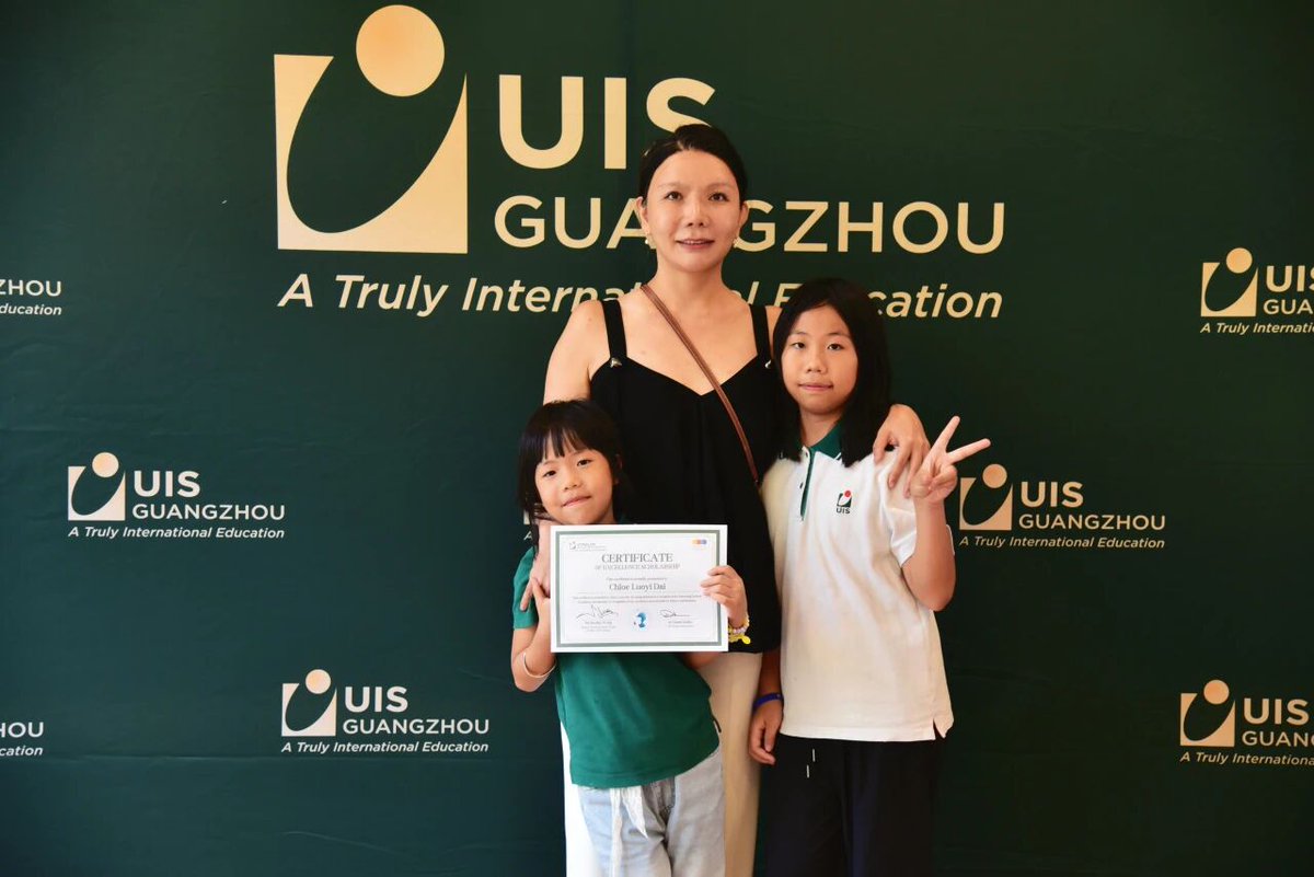 Scholarship Awards: Celebrating Excellence | 奖学金颁奖礼，见证卓越时刻
Link : utahloy.cn/gz/news/schola…

Yesterday, our scholarship recipients and their families gathered for an inspiring afternoon at the beautiful Golden Lake Clubhouse to celebrate the outstanding achievements...