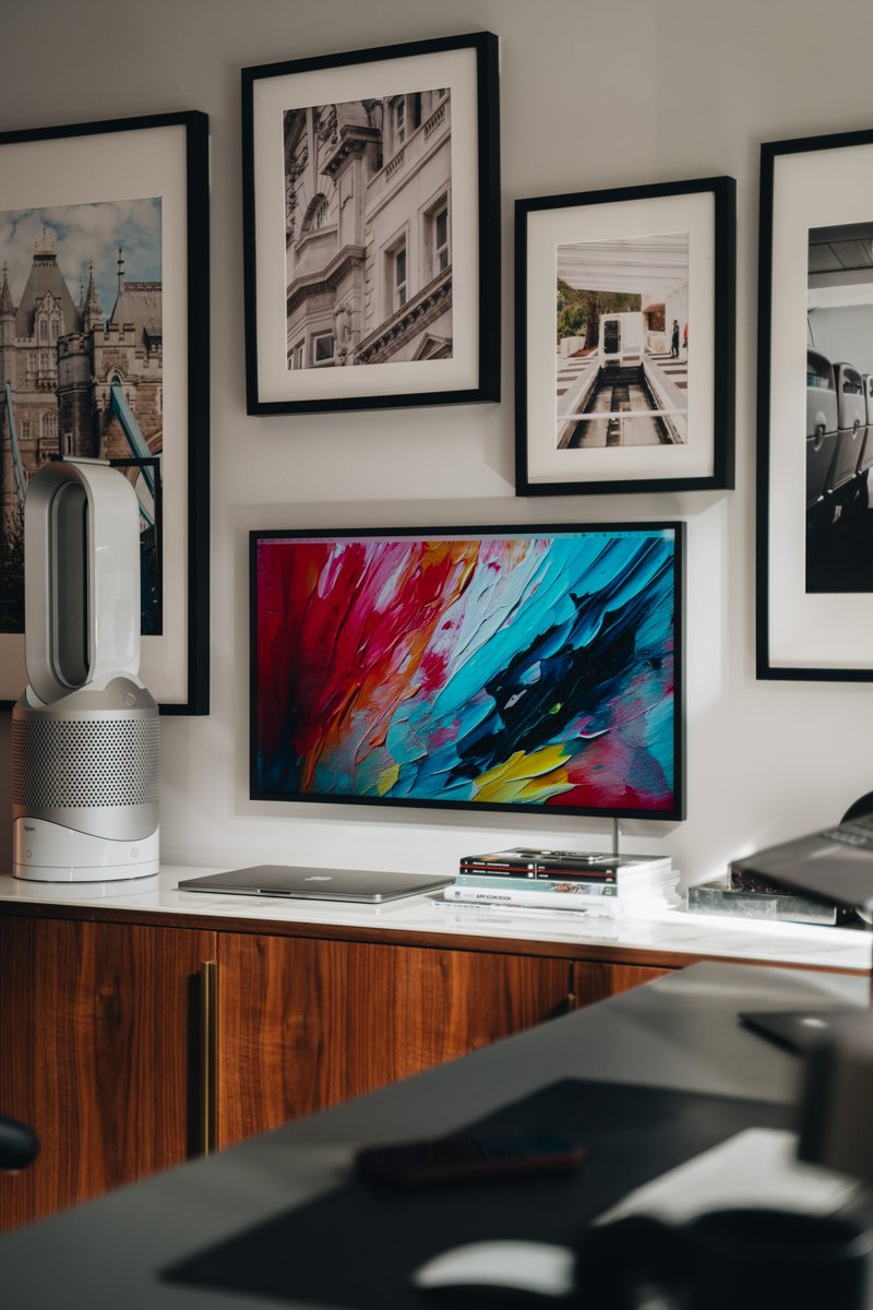 Who knew our wallpapers could double up as art?! Courtesy of the Samsung Frame TV.

From the Acrylic Wallpaper Pack.

#Wallpapers