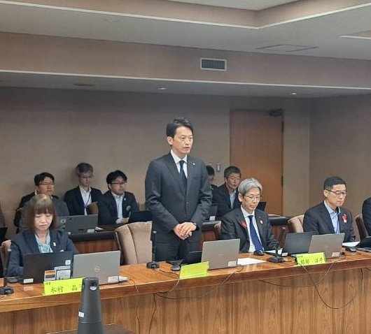 motohikosaitoH's tweet image. 本日、県庁舎あり方検討会で基本構想案を取りまとめました。新庁舎整備費用は、従前計画の1000億円超から見直し、実質負担を約560億円に圧縮します。華美なデザインは控え、災害時に県民の命を守る機能を確実に発揮できるシンプルな庁舎にするとともに、採算性に課題があったラグジュアリーホテル等の…