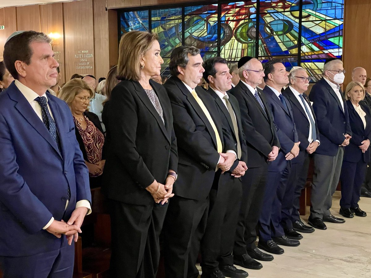 Ο Μεταρρυθμιστικός Ιουδαϊσμός έχει αποδεχθεί πλήρως τους ομοφυλόφιλους μεταξύ των μελών του. 
Από τα τέλη της δεκαετίας του ’80 είχαμε τους πρώτους gay ραβίνους και σύντομα μετά τις πρώτες λεσβίες ραβίνους.
Σήμερα γίνεται αποδεκτός ο πολιτικός και ο θρησκευτικός γάμος των gay.