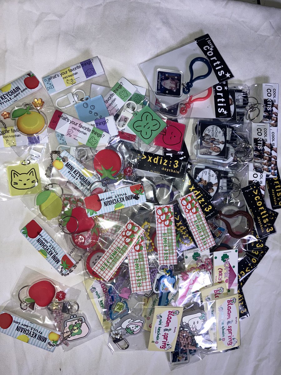 8e_lucky's tweet photo. [CLEARANCE SALE] All About Keychain

- Harga sudah include all
- No nego yah
- Freebies 👌
- Dom Jakarta https://t.co/DF1VuhxZnK