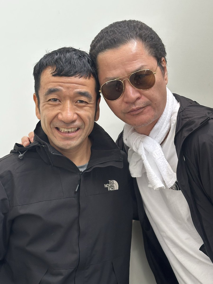 tokyodynamite's tweet image. 猫と鼠
猫ひろしと鼠先輩が病院まで来てくれて鼠先輩の車で家まで送ってくれて瀧埼邦明(猫ひろし)が部屋の掃除をしてくれました。
*今後のお見舞いは家に来てください。おいしいクッキーとコーヒー出します。
