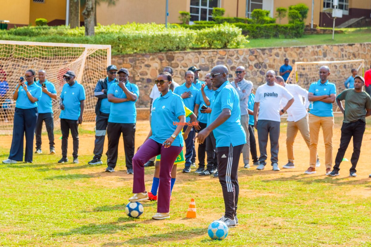 FAPA_Rwanda's tweet image. ⚽ legends are more than history-makers—they're pathway builders. Through the #FutureChampions program, we're returning to the roots of talent devt: schools. Our experience, mentorship &amp;amp; passion will guide the next generation of Rwanda’s stars. Legends in action—building Team🇷🇼!