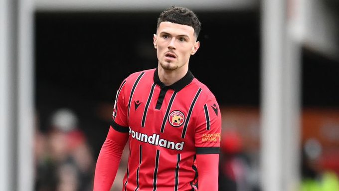 بورتسموث مهتم بضم ظهير نادي والسال " 23 عام " كونور باريت  😍😍😍