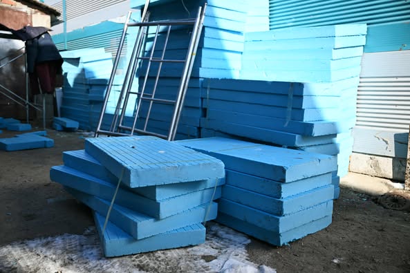 Х.Нямбаатар: Энэ онд 5000 өрх, ирэх онд 50 мянган өрхийн гэр, байшинг дулаалж, хийн түлшинд шилжүүлнэ

Улаанбаатар хотын агаарын бохирдлыг бууруулах зорилгоор энэ онд Баянгол, Чингэлтэй дүүргийн таван хороонд 5000 өрхийг стандартын дагуу иж бүрэн дулаалж, хийн халаагуурт