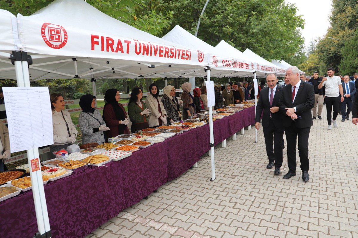 Fırat’ta dayanışma sürüyor...

Üniversitemiz Öğrenci Destek Birimi tarafından, Kadınlar Kolu’nun desteğiyle hayır kermesi düzenlendi.

Kermesten elde edilecek gelir, ihtiyaç sahibi öğrencilerimizin desteklenmesinde kullanılacak.

#Elazığ #FıratÜniversitesi