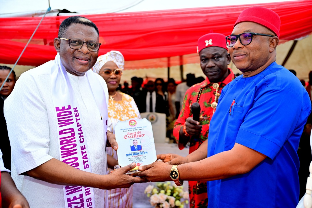 When the Ohanaeze Ndigbo Cross River State honoured Governor Bassey Otu and his wife, Eyoanwan as patrons in a gesture of cultural unity.