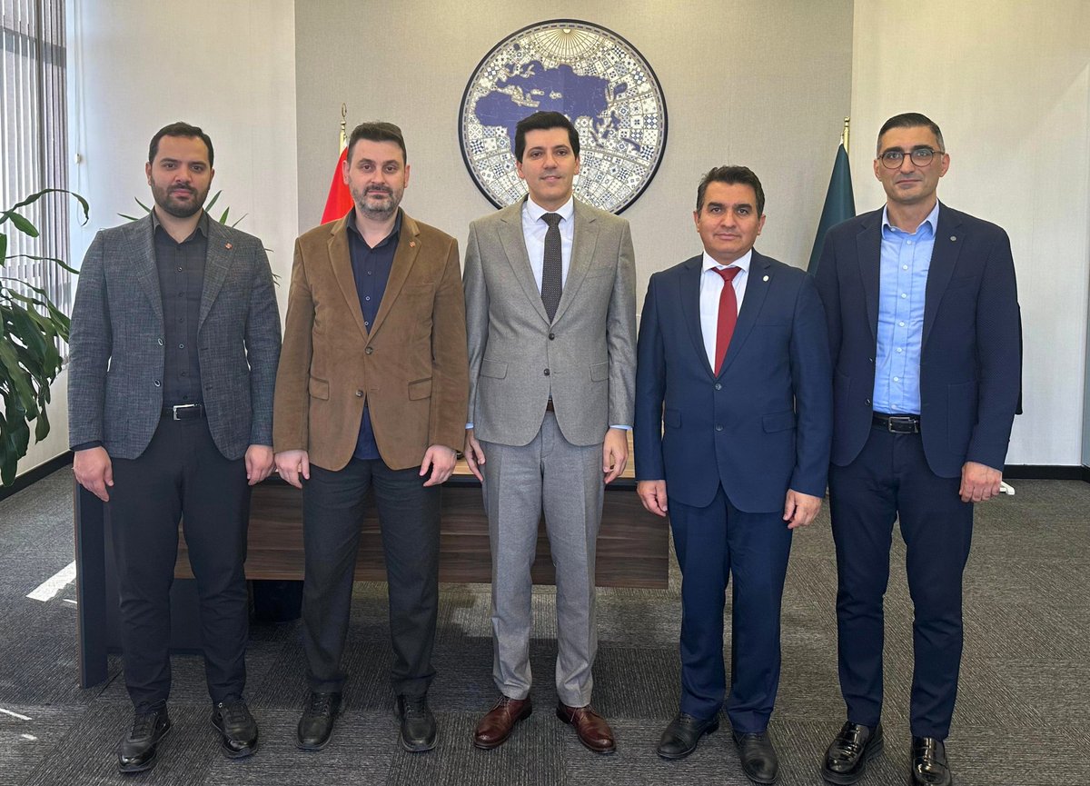 Mimar ve Mühendisler Grubu Genel Başkanı Yavuz Sarı, Başkan Yardımcısı Prof. Dr. Erol Kam hocamız ve ekibini Entertech'te ağırladık.

Nazik ziyaretleri için kendilerine teşekkür ederim.