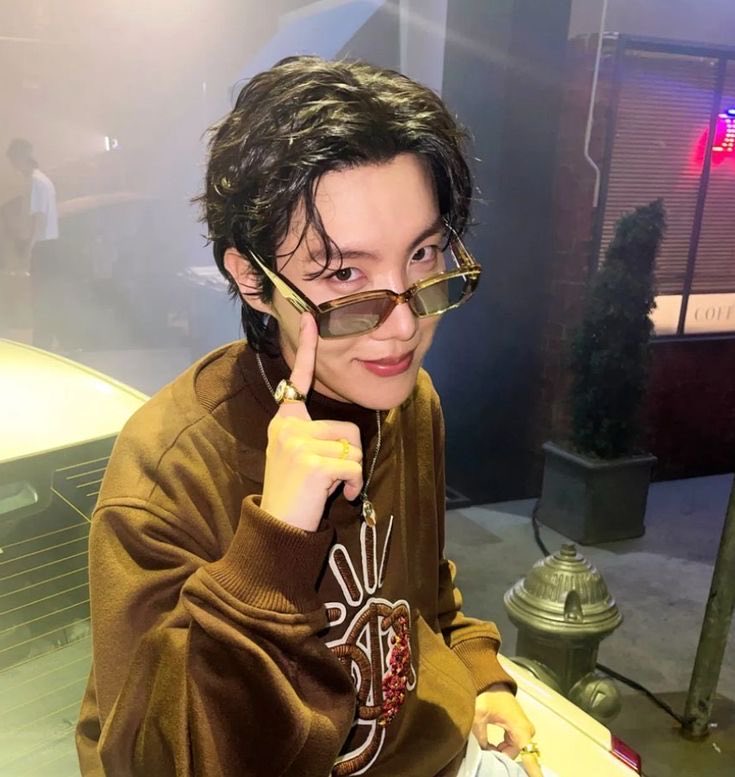 ily my sunshine

I vote #jhope for #2025MAMAVOTE