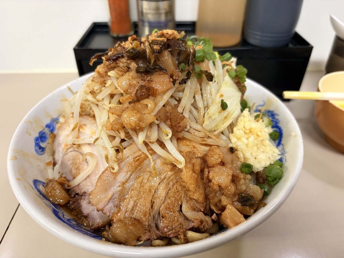 出張帰りはね食べたくなっちゃうね

ねぎ油そば 300全マシ