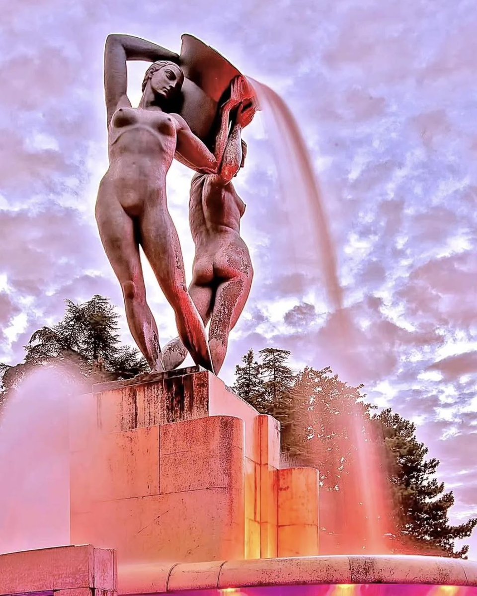 YourAbruzzo's tweet image. La “Magnifica citade” #LAquila: città di santi e artisti, casa della #PerdonanzaCelestiniana e Capitale italiana della cultura 2026, fenice d’Abruzzo!
👉 shorturl.at/pWq12
IG la_scatola_magica_fotografia
#abruzzo #viaggioinabruzzo #abruzzoturismo #capitaledellacultura