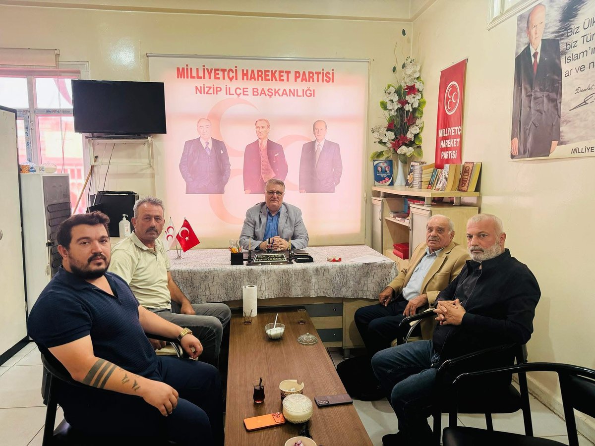 Önceki dönem halfeti ilçe başkanımız sayın Ahmet UZUN ve partili arkadaşlarımız teşkilatlarımızı ziyaret ettiler. 

Davut KARABACAK
M.H.P. Nizip İlçe Başkanı