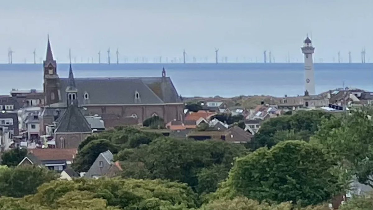 ElzevH's tweet photo. Dystopisch uitzicht Egmond schokt bezoekers
Hoe de Noordzeekust industrialiseert (en Nederland deïndustrialiseert)
#GroteVerbouwing #Energietransitie #Windopzee
https://t.co/4RG8hylNqj? https://t.co/nmUIJWygf9