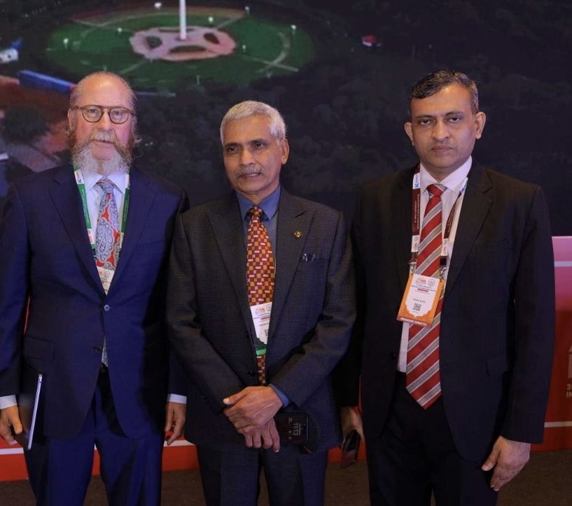 ⁦<a href="/drvivekkute/">vivek kute</a>⁩ <a href="/ISOT2025/">ISOT 2025</a>
With Dr Robert Montgomery -the pioneer xenotransplantation kidney surgeon and Dr Vivek Kute at ISOT 2025 Jaipur