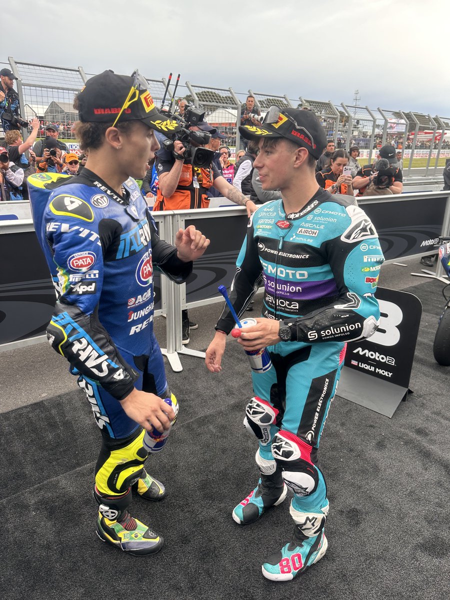 Game recognizes game 🇨🇴 🇧🇷

0.037 separated Alonso and Moreira at the #AustralianGP finish line!